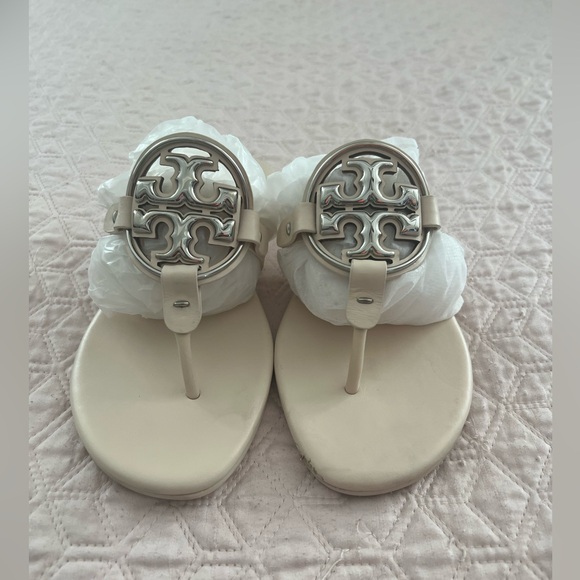 Tory Burch Shoes - Tory Burch size 8 great condition ivory color